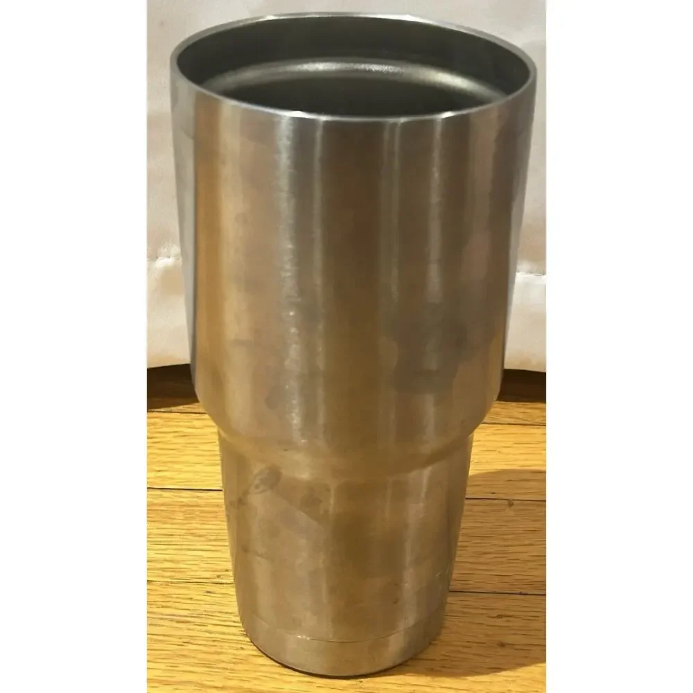 Yeti 30 oz Rambler Tumbler in Stainless Steel